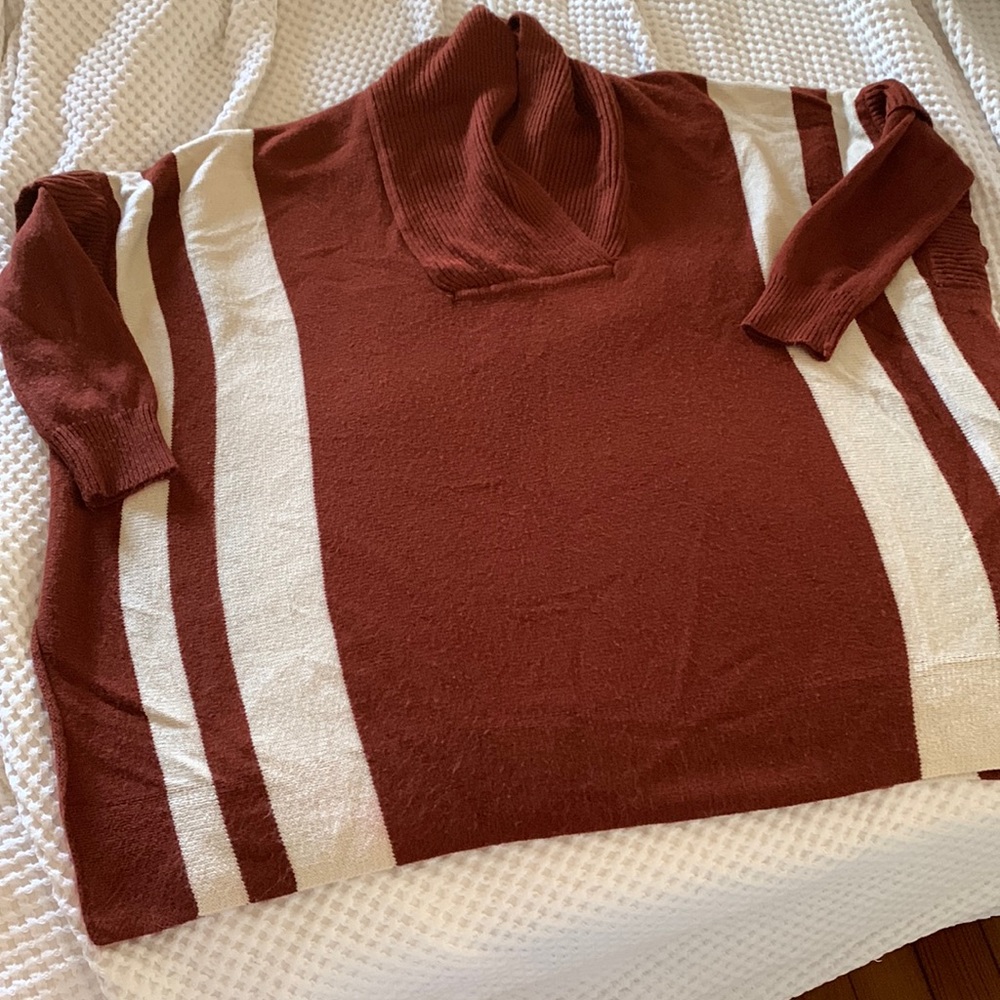 Oversized sweater with mod-turtleneck